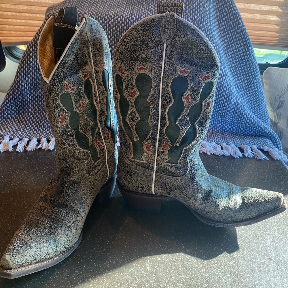 Cactus Justin boots size 7 1/2 B